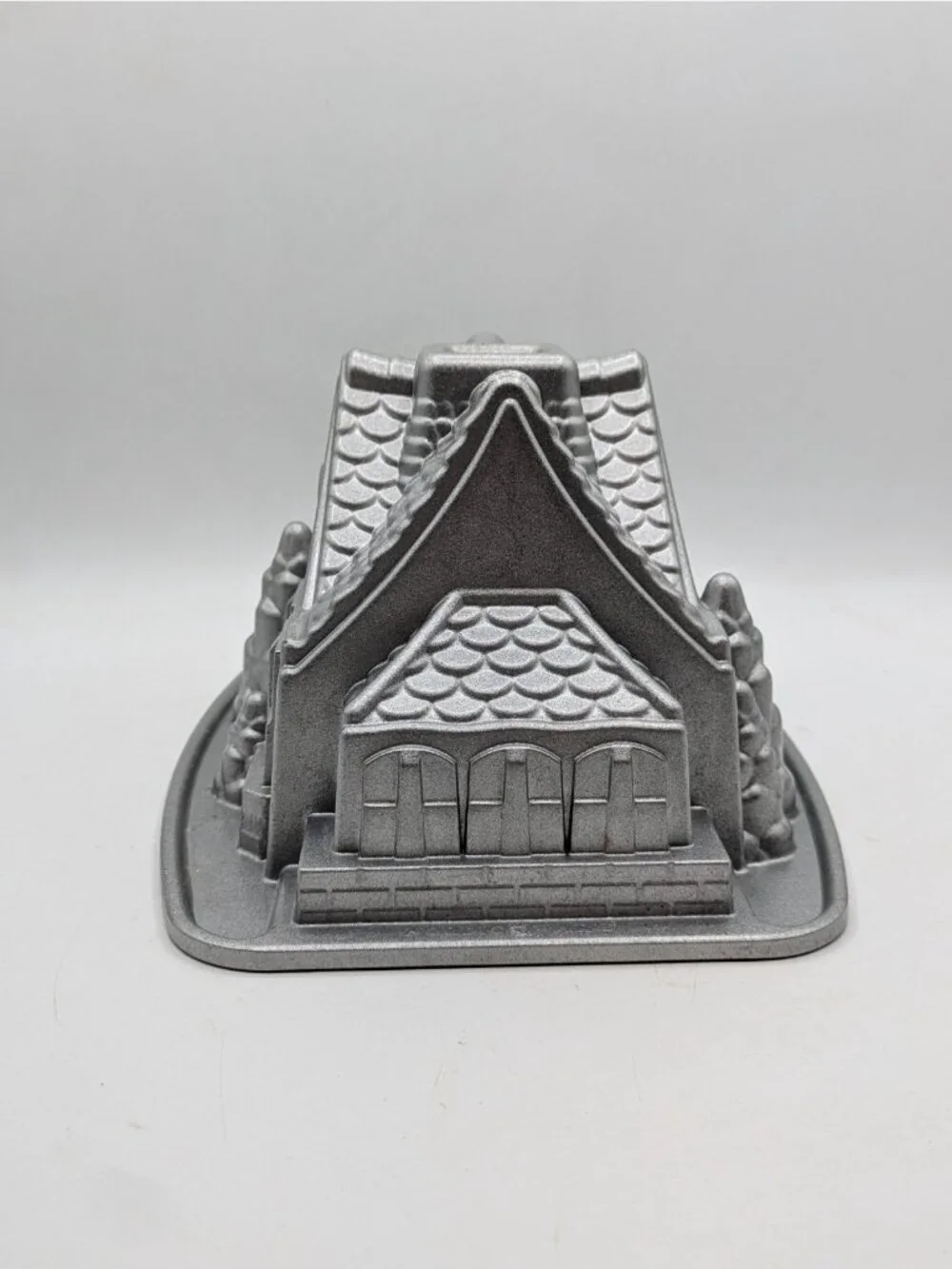 Nordic Ware Gingerbread House Cake Tin Bundt Pan Mold Silver Cast Aluminum